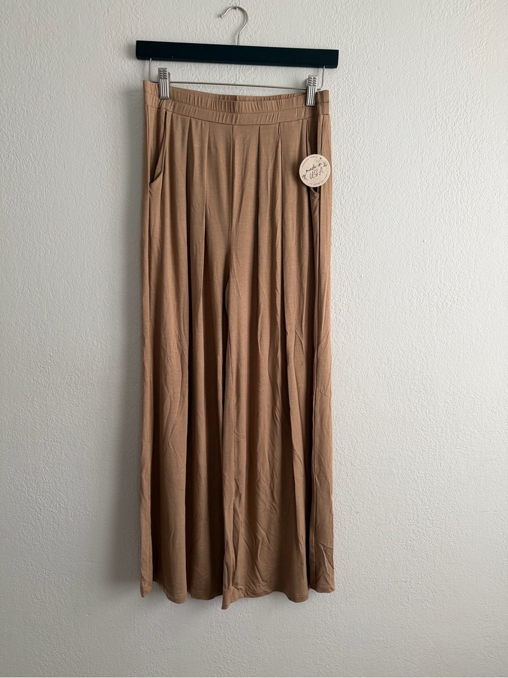 Final touch Women’s Wide-Leg Pull-On pants - Tan size small NWT